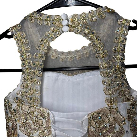 GIRLS FORMAL GOWN WITH HOOP SKIRT WHITE WITH GOLD EMBROIDARY SIZE 2-3Y - Picture 3 of 8